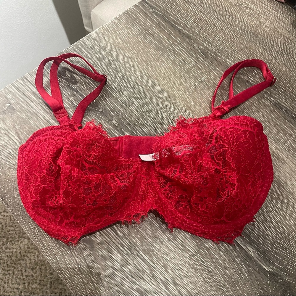 Victoria's Secret Dream Angels Push-Up Without Padding Red Lace Bra 34DDD